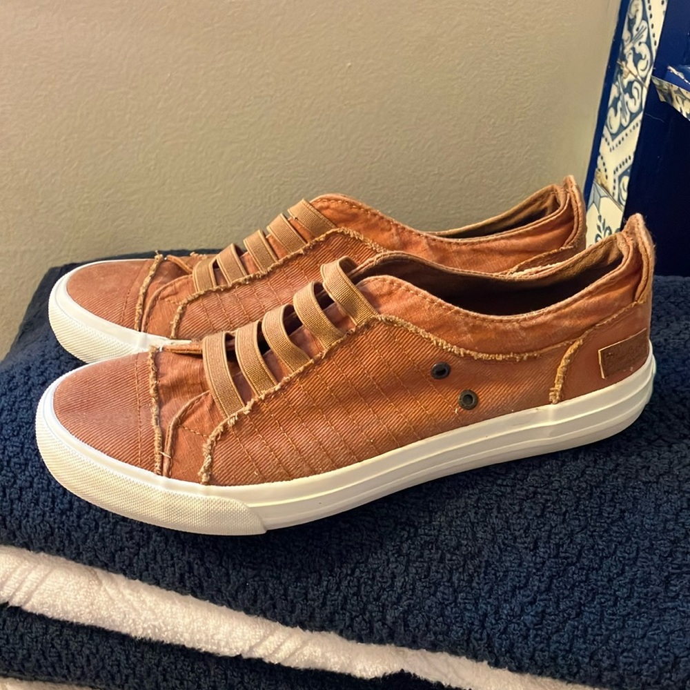 Blowfish Malibu Slip-On Sneakers - Brown Great Condition